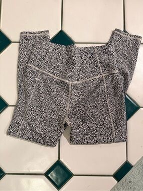 Athleta Cheetah Pocket Leggings